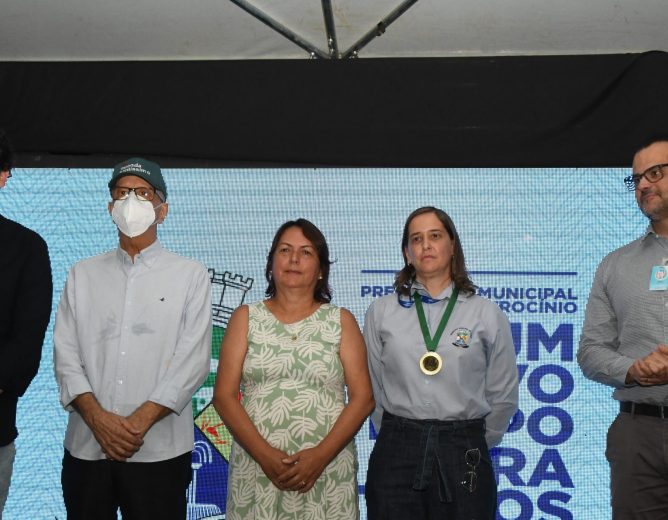 Governo Municipal inaugura Praça Honorico Nunes em frente à Santa Casa