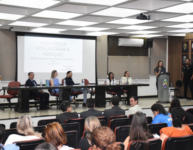 Governo Municipal participa das capacitações dos Programas Entrega Legal e Família Acolhedora