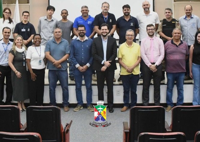 Patrocínio inicia estudos para PPP de iluminação pública e serviços digitais